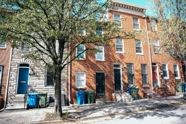 Building Photo - 916 W Lombard St Rental
