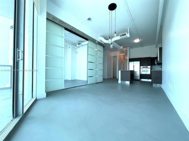 Photo - 3029 NE 188th St