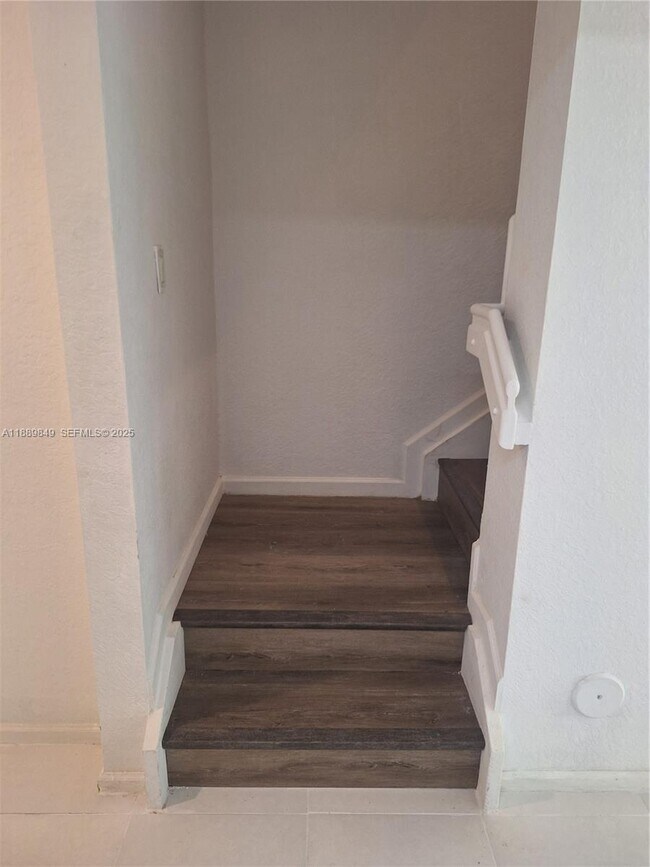 Photo - 6621 Winfield Blvd