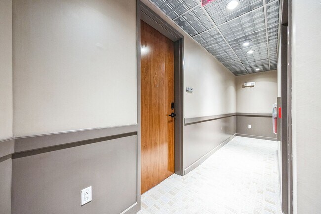 Photo - 105 S 12th St Unidad 402