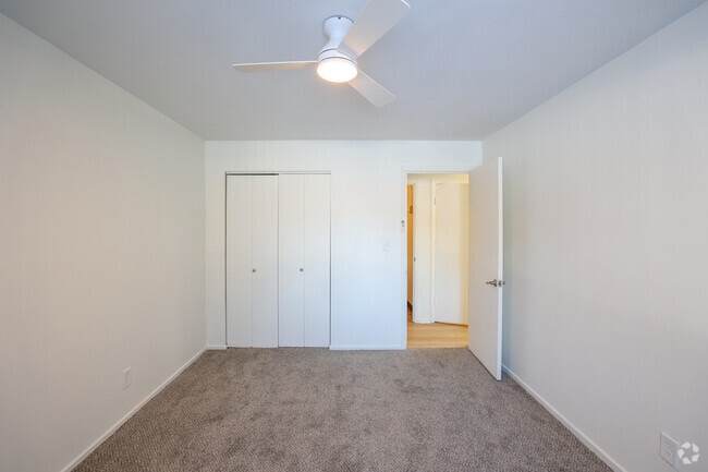 2BR, 1BA - 1030SF - Bedroom