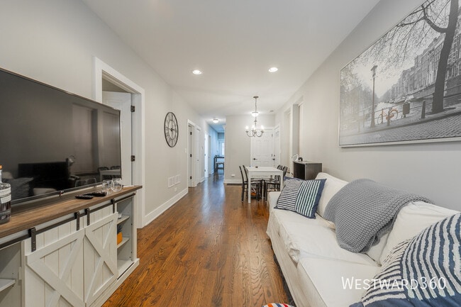 Photo - 1640 W Blackhawk St Unidad 1