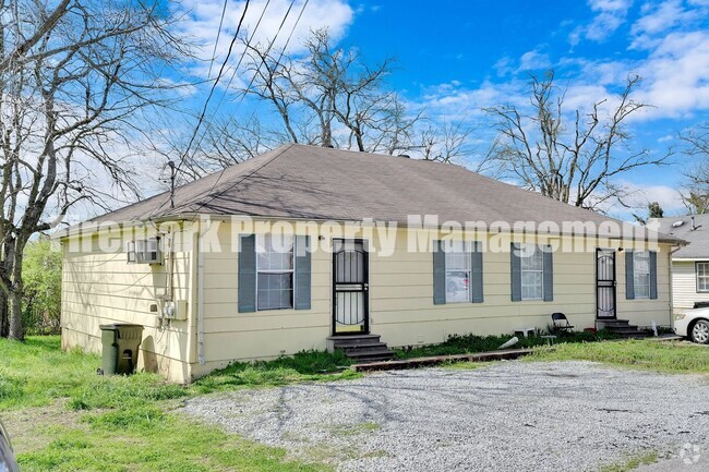 Building Photo - This 2 Bdr, 1 Bath, 1 Story duplex (Left S... Rental