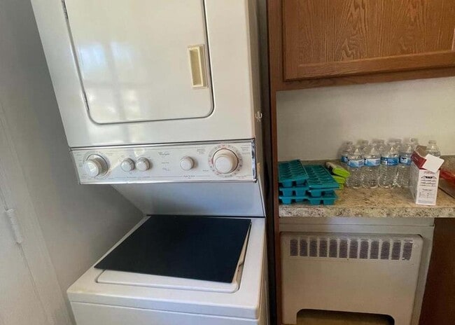 Photo - 42 Lee St Unidad Apartment A
