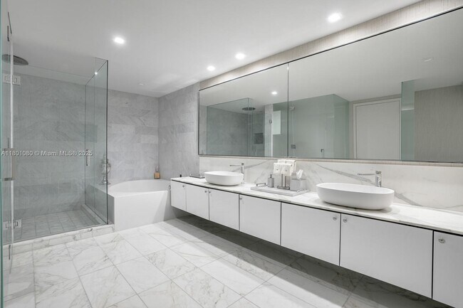 Photo - 10203 Collins Ave Unidad 801