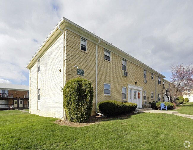 Kings Village Apartments Budd Lake, NJ