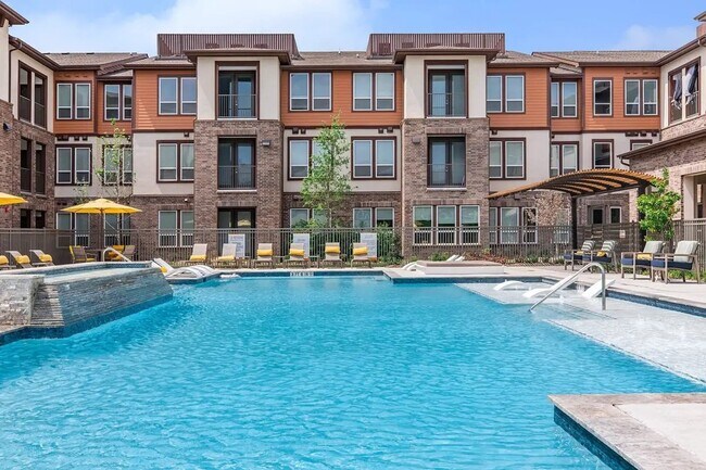 Photo - 540 Richcrest Dr