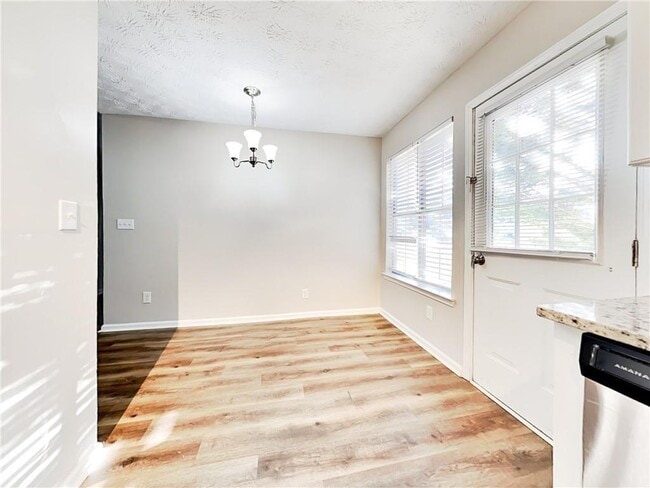 Photo - 200 Adam Cir