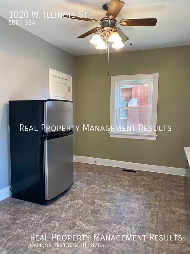 Amazing 5 Bedroom, 2 1/2 Bath Centrally Lo... Rental House Rental in