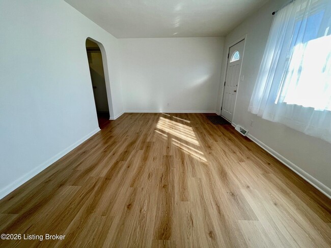 Photo - 631 Parkwood Dr