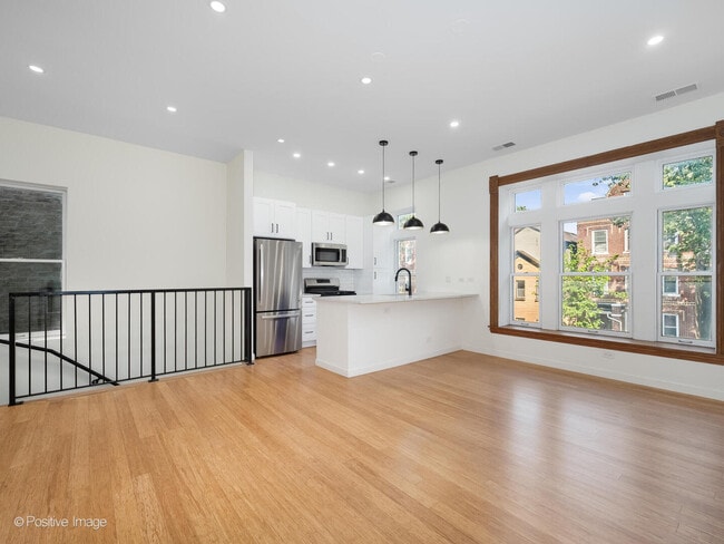 Photo - 842 N Wolcott Ave Unit B