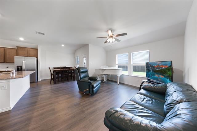 Photo - 627 Willow View Way House