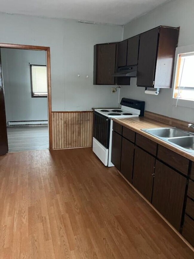 Photo - 3 Bedroom, 2 Bath House Unit House