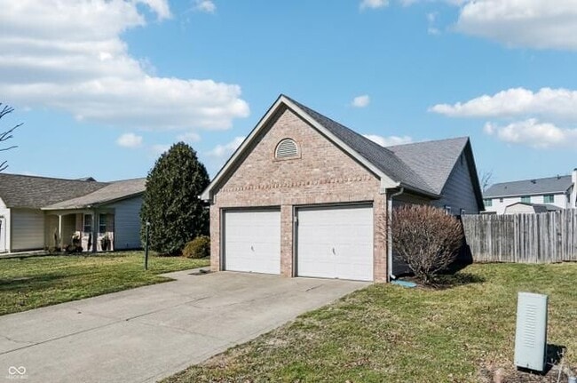 Building Photo - 3122 Village Park N Dr