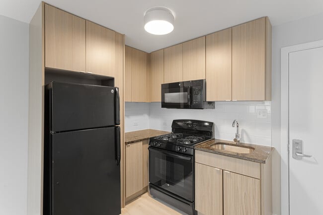 Photo - 5411 N Winthrop Ave