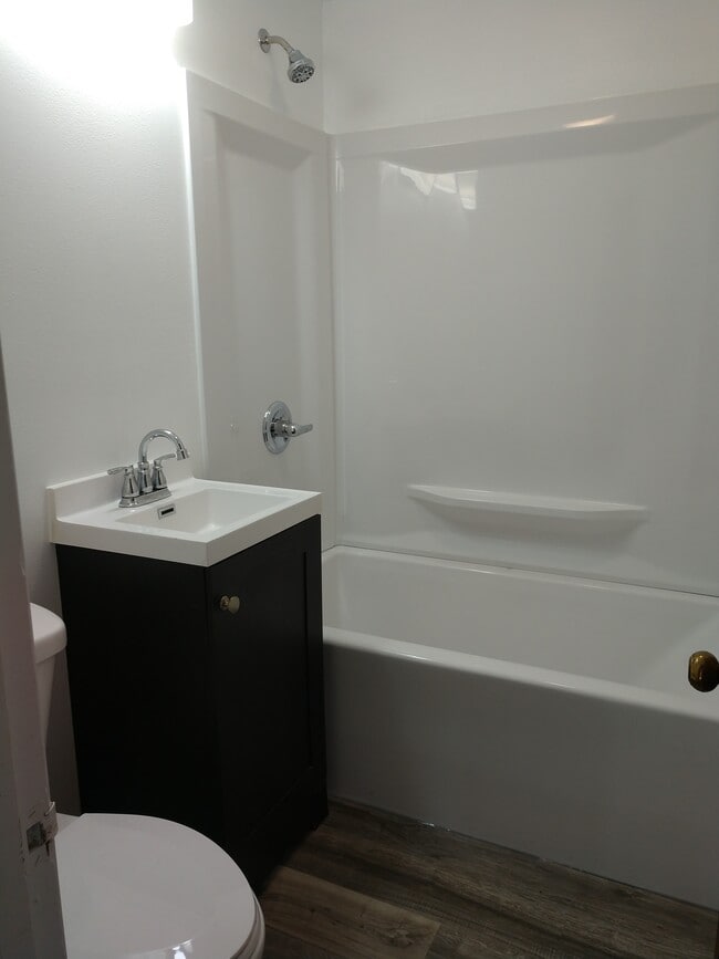 Baño - 209 SW School St