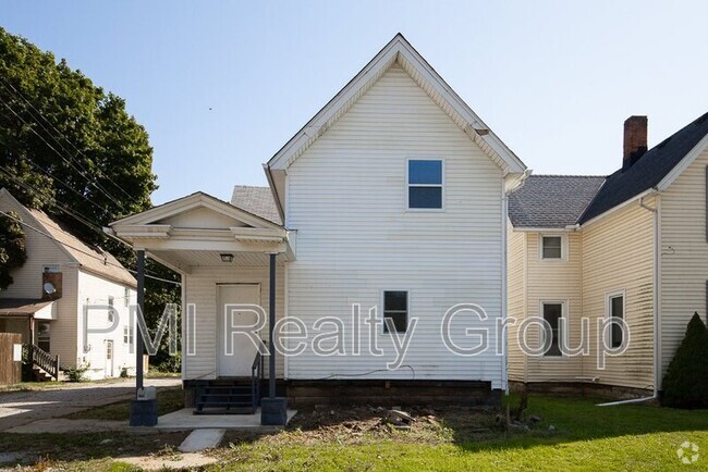 Building Photo - 116 Water St Unit DOWN Rental