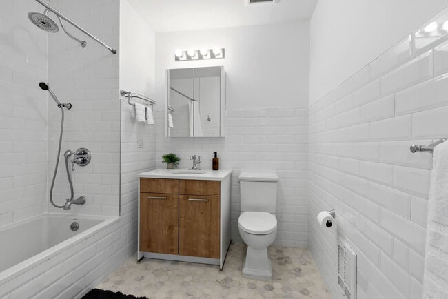 Photo - 517 W 45th St Unidad ID1224963P