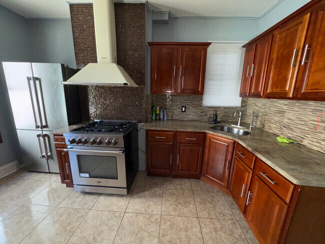 Building Photo - 390 Fairmount Ave Rental