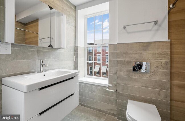 Photo - 2046 E Huntingdon St Unit 2F