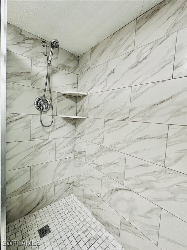 Photo - 826 Wiggins Pass Rd Unidad 307