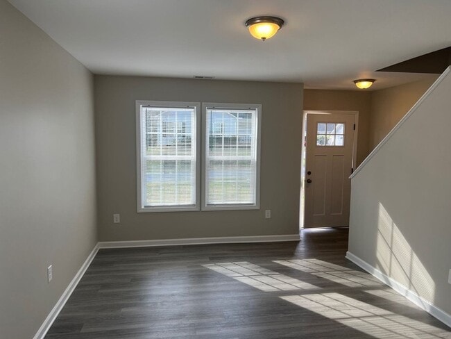 Photo - 507 E Mills Dr
