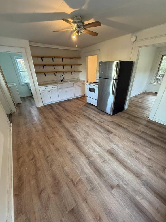 Building Photo - 416 Burgess St