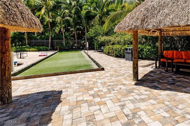 Photo - 9111 Capistrano St S