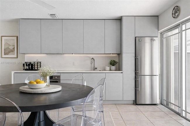 Photo - 8300 SW 31st St