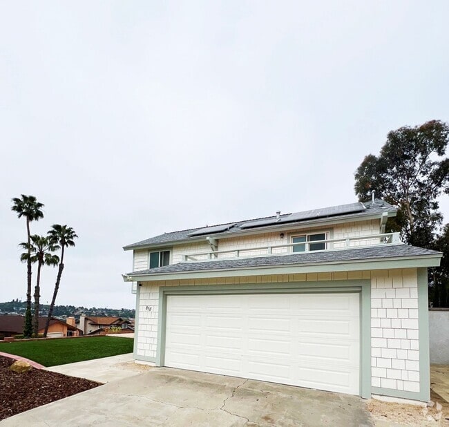 Building Photo - Stunningly Upgraded 3 Bed/2.5 Bath Home