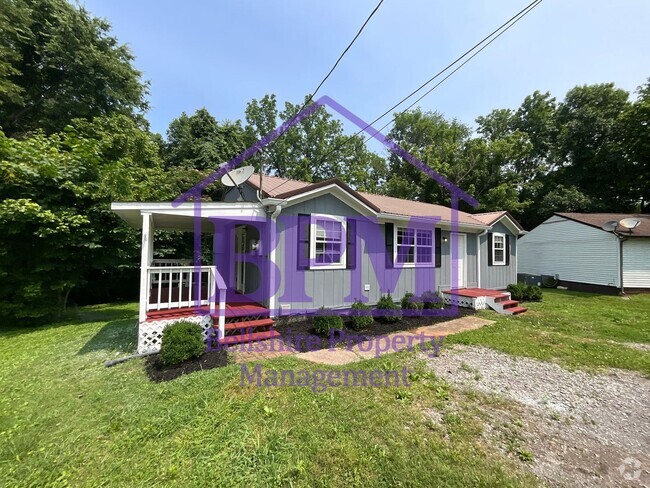 Building Photo - Freshly Updated 3 Bed, 1.5 Bath Home in Cl...