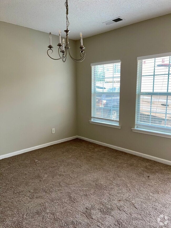 Building Photo - Now Available!  Updated  3/2.5 Townhome In...