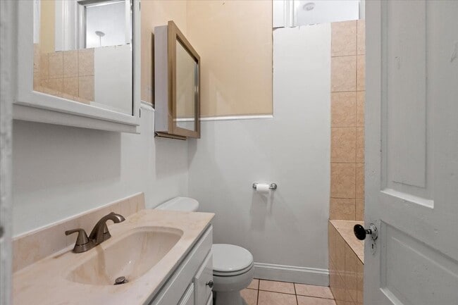 Photo - 229 S Racine Ave Unit 2