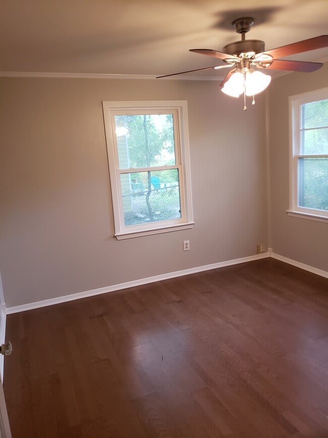 Photo - 3209 Merrie Lynn Ave