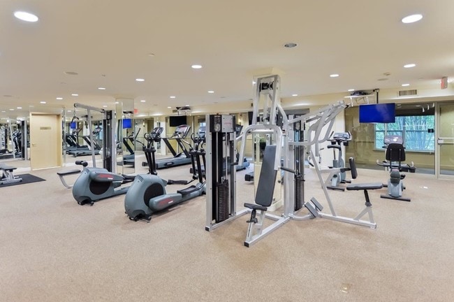 The Horizons at Franklin Lakes Apartment Homes