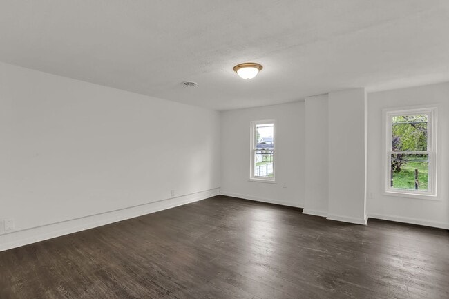 Photo - 569 Pleasant St