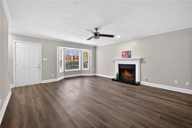 Photo - 679 Anderson Walk