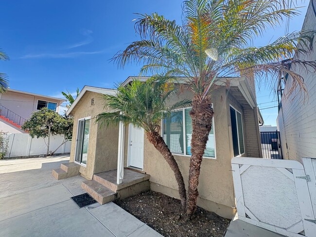 Building Photo - 4013-4015 36th Street Unit 4013