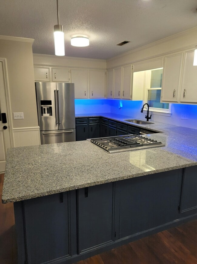 Photo - 741 Longwood Dr