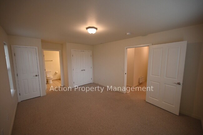 Photo - 2 bed, 2 bath, 1 car garage in a 4-plex, in Sequim