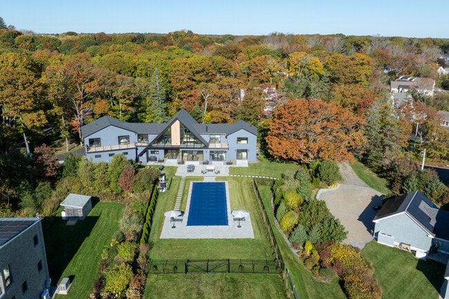 Photo - 25 Algonquin Rd