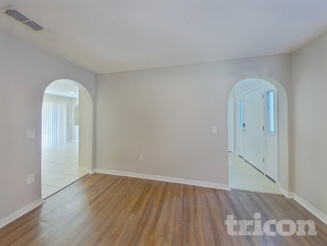 Photo - 5512 Treig Ln