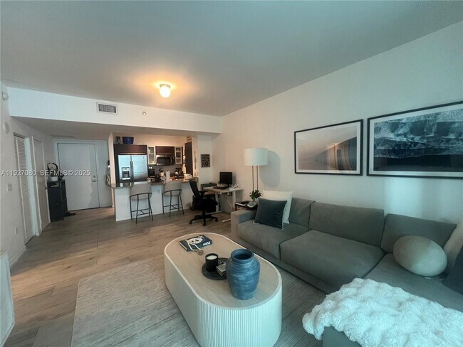 Photo - 950 Brickell Bay Dr Unit 303