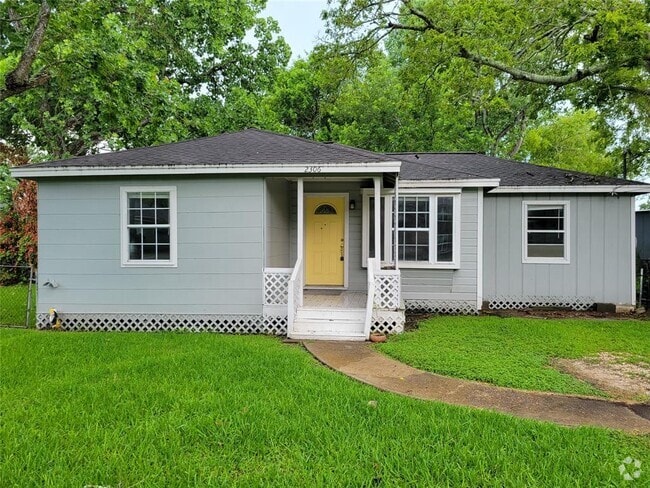 Building Photo - 2306 Downey Dr Rental