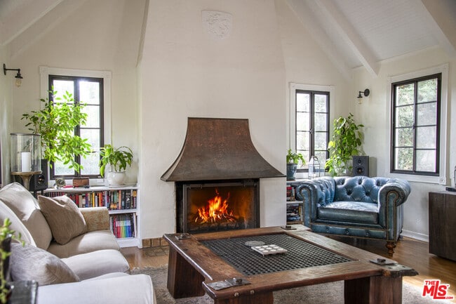 Photo - 4458 Dundee Dr