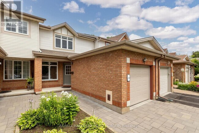 Photo - 146 College Cir