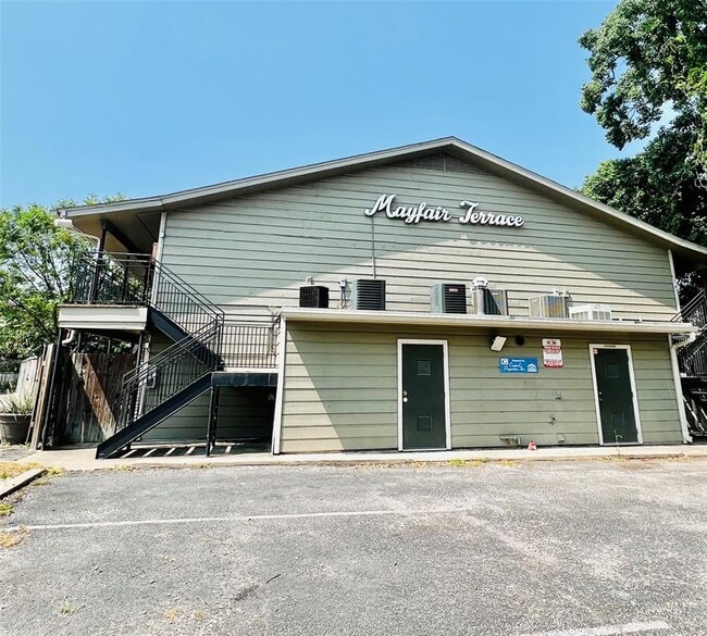 Photo - 1037 E 44th St Unit 205