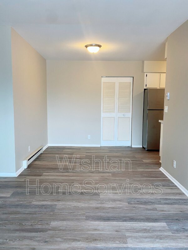 Photo - 201 Charleston Blvd Unit Apt 3