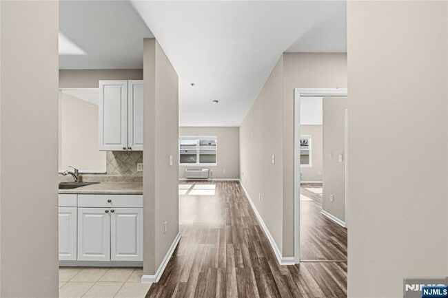 Photo - 905 River Rd