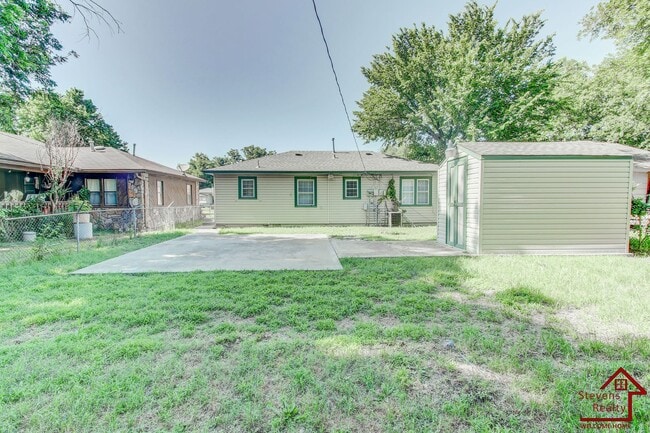 Photo - 1806 NW Lincoln Ave